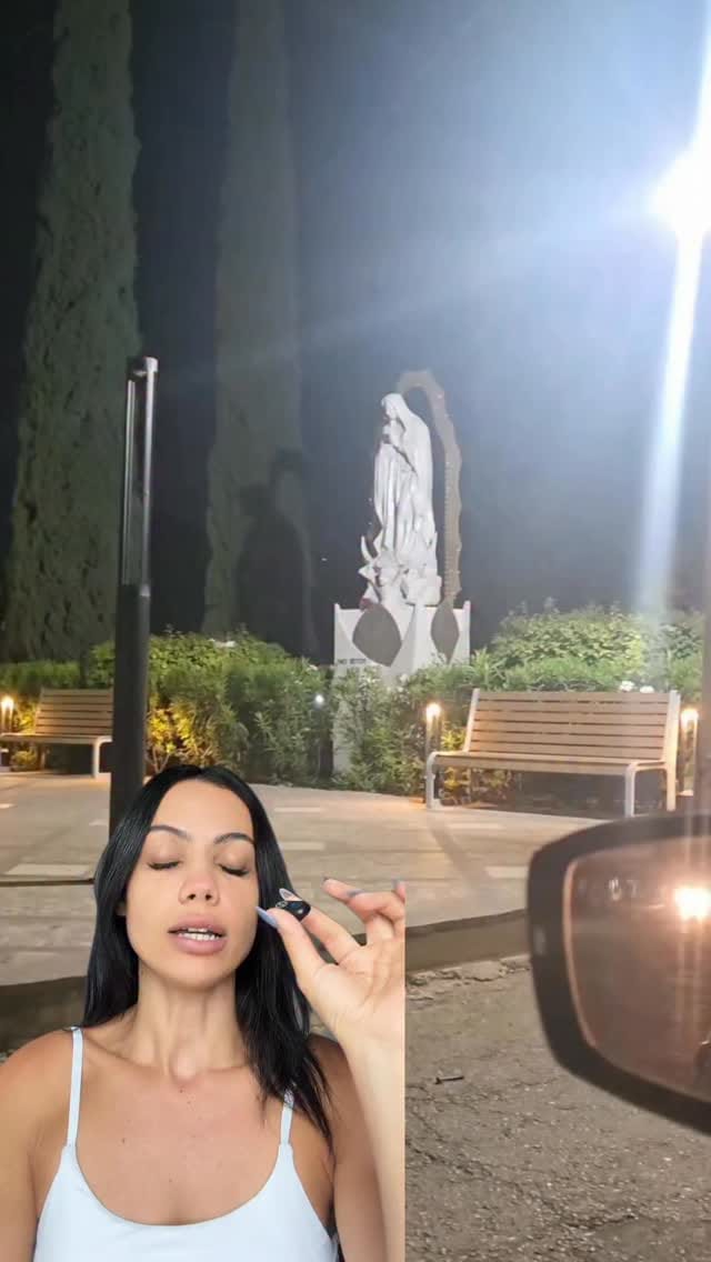 Post 3 by Vitoria Santos on Instagram (video)