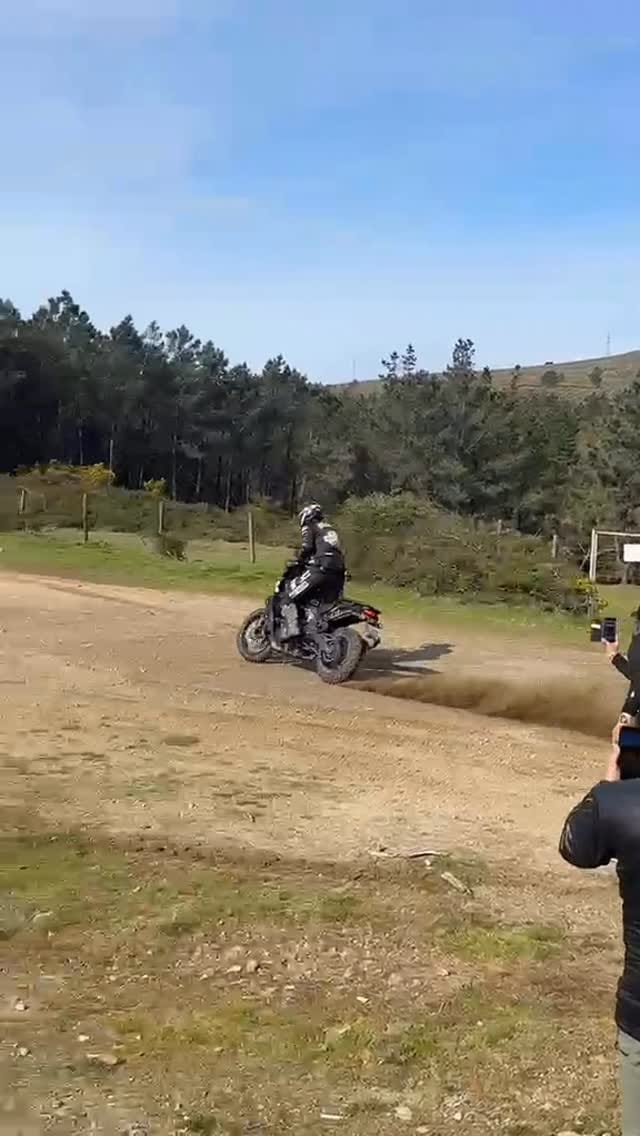 Post 5 by Joan Pedrero on Instagram (video)