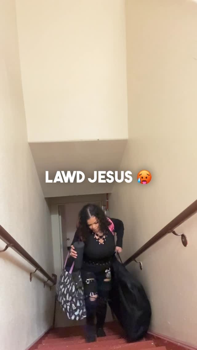 Post 4 by Deja Victoria 💄 on Instagram (video)