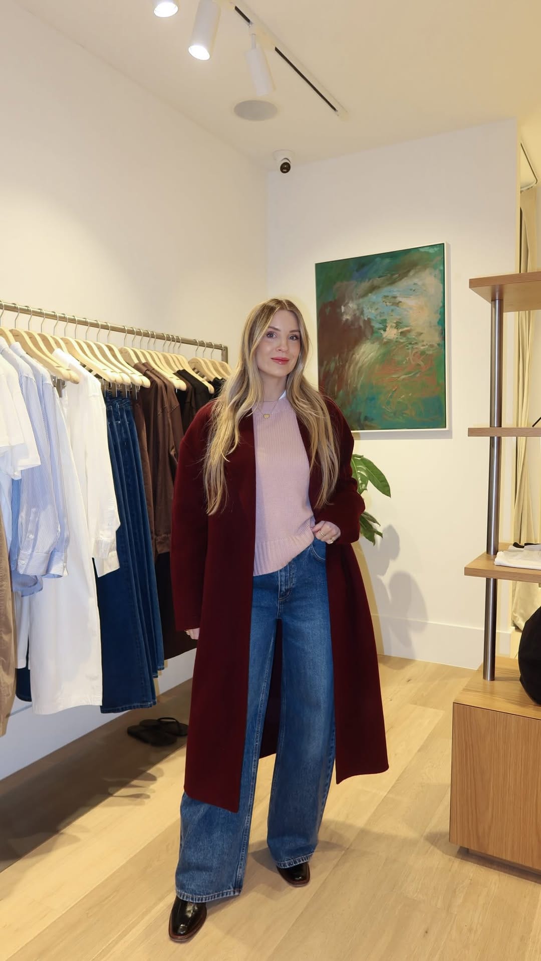 Post 7 by Isabella Wears on Instagram (video)