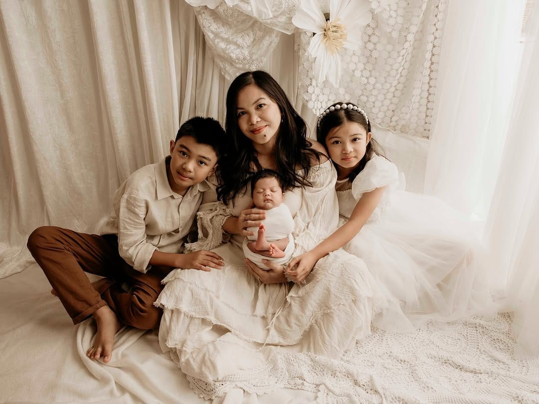 Post 4 by Maternity and Newborn Photographer Brisbane on Instagram (carousel)