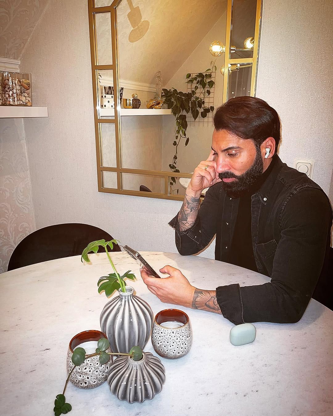 Post 5 by Stefan Batan #9 on Instagram (image)