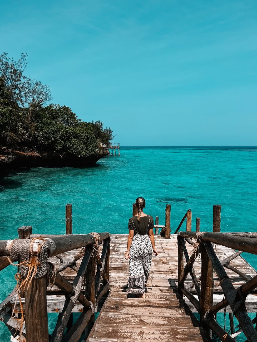 Post 8 by Rachel Holliday 🦋 Solo travel & outdoor adventure on Instagram (carousel)