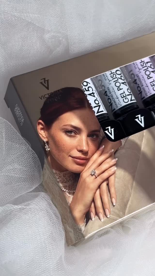 Post 5 by Victoria Vynn Official France on Instagram (video)