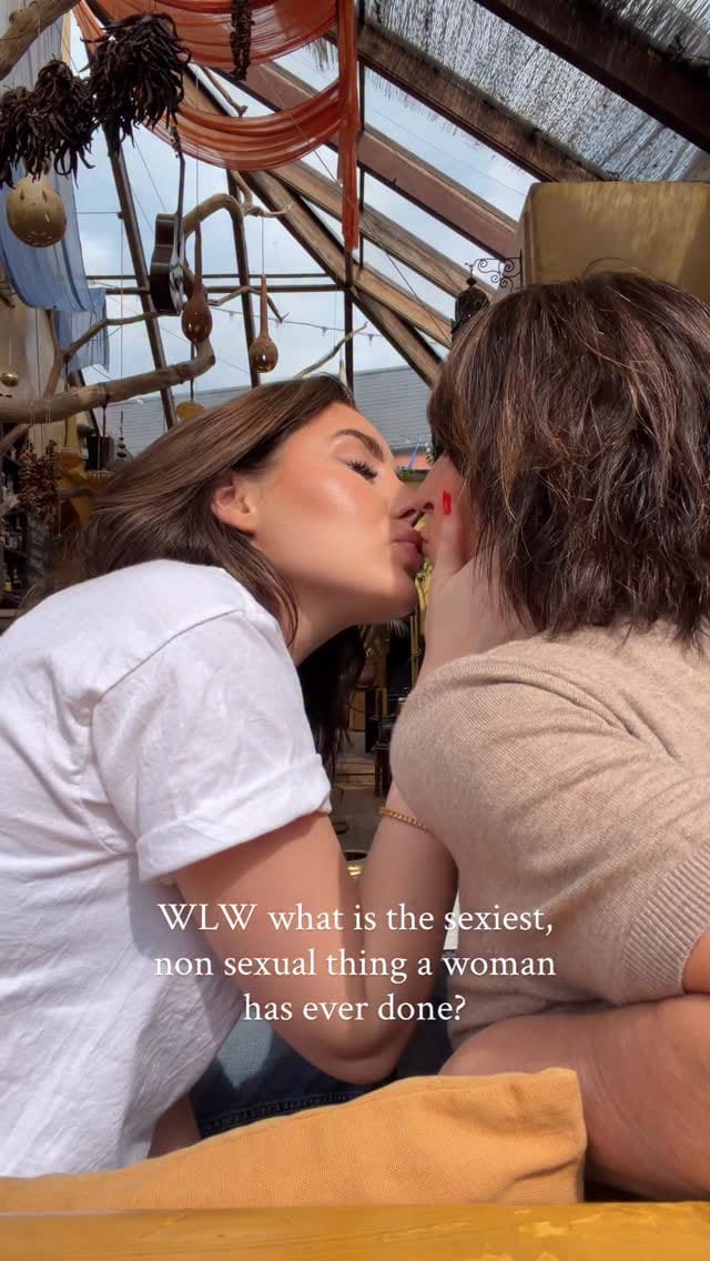 Post 2 by Victoria Underwood on Instagram (video)