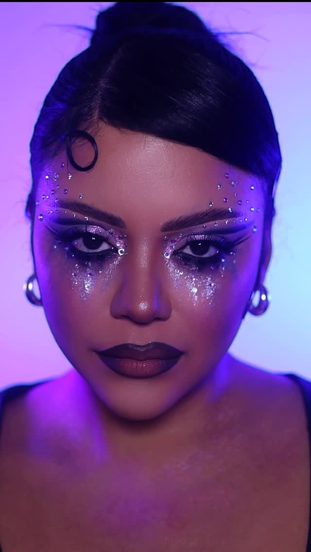 Post 8 by Victoria Davette on Instagram (video)