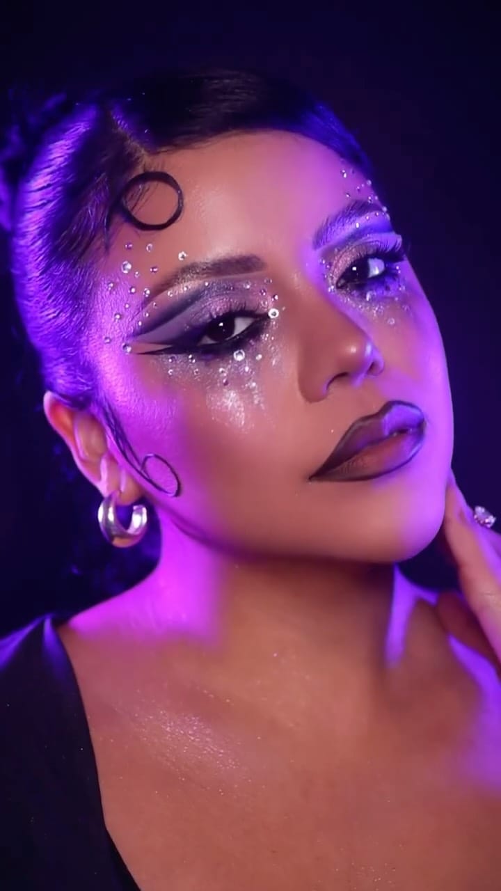 Post 9 by Victoria Davette on Instagram (video)
