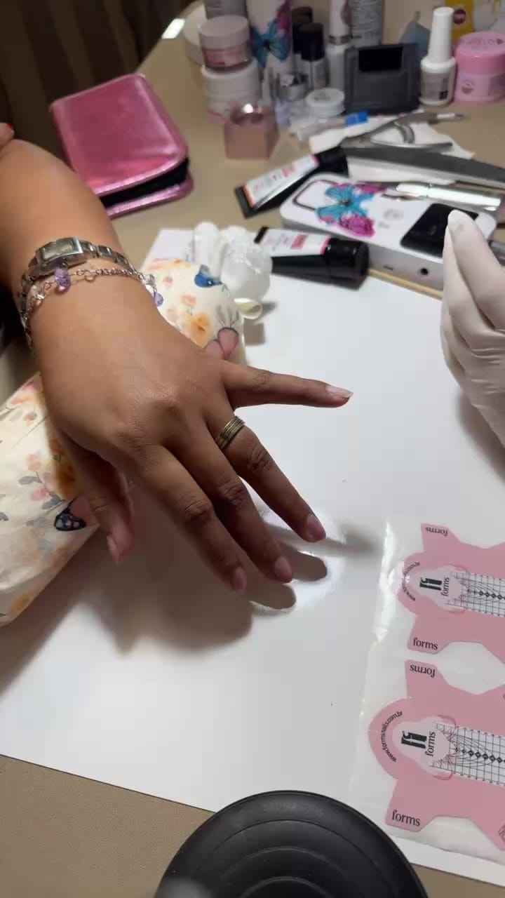 Post 4 by Verônica Busellato | UNHAS on Instagram (video)