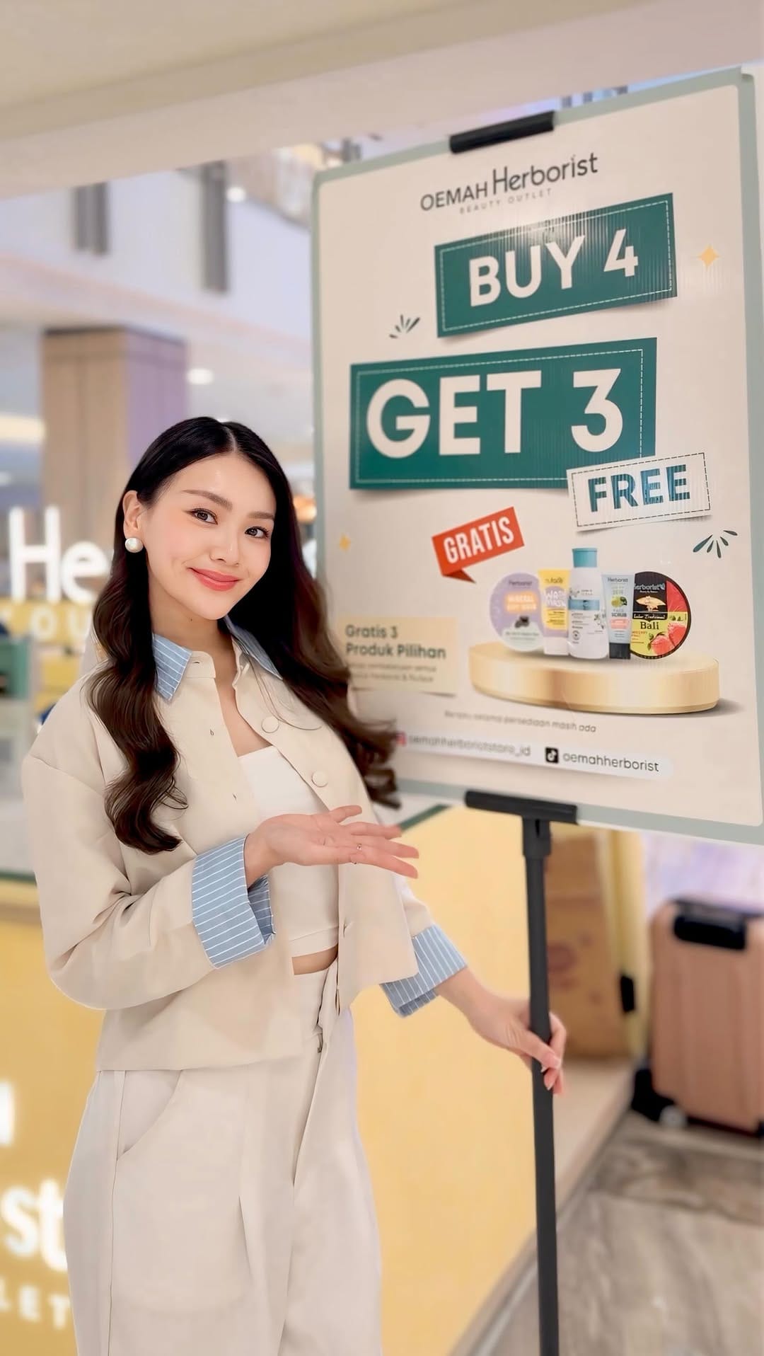 Post 6 by Oemah Herborist Store on Instagram (video)