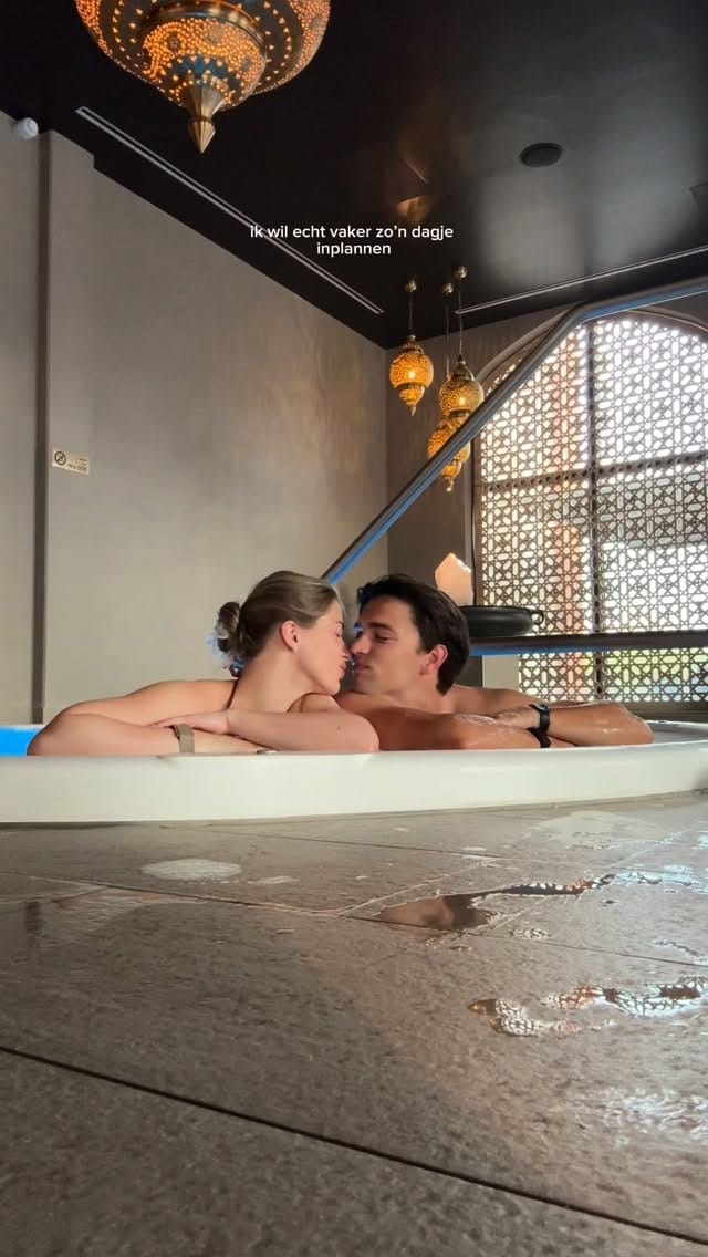 Post 1 by Victoria Vermeer on Instagram (video)