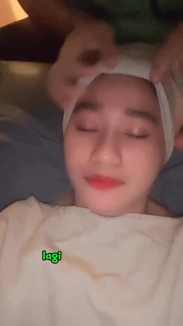 Post 9 by Qimi Nyoo on Instagram (video)