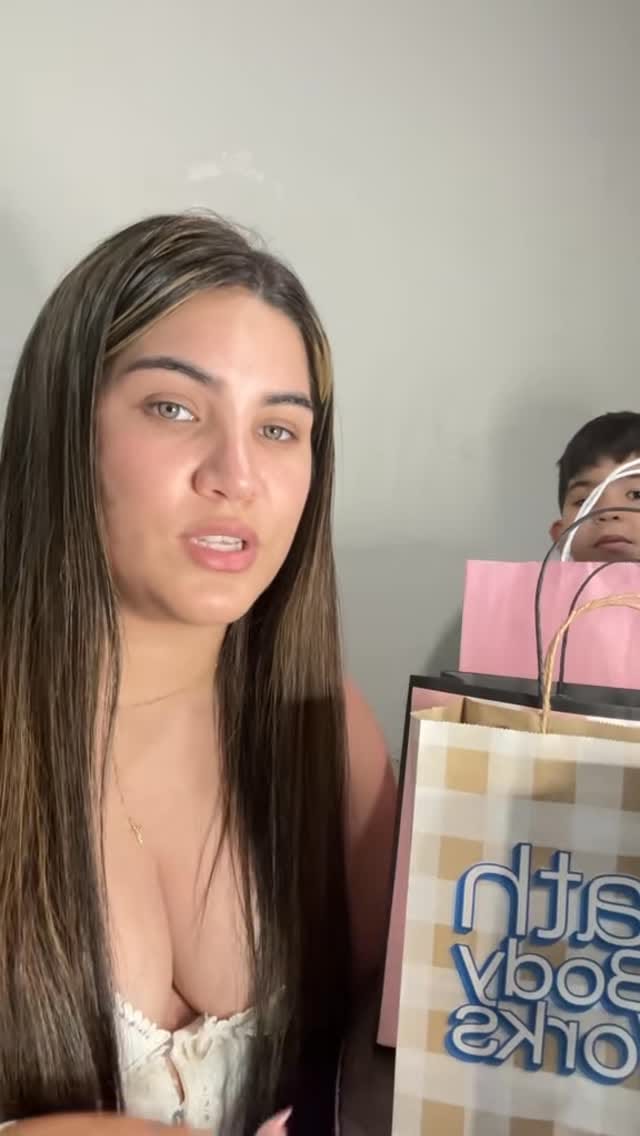 Post 2 by Elianny Maria Villalobos Boscan on Instagram (video)
