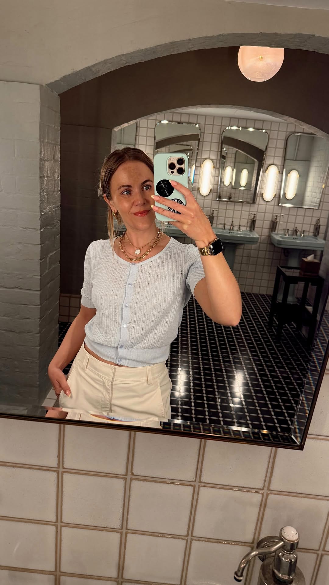 Post 3 by Sophy Victoria on Instagram (video)