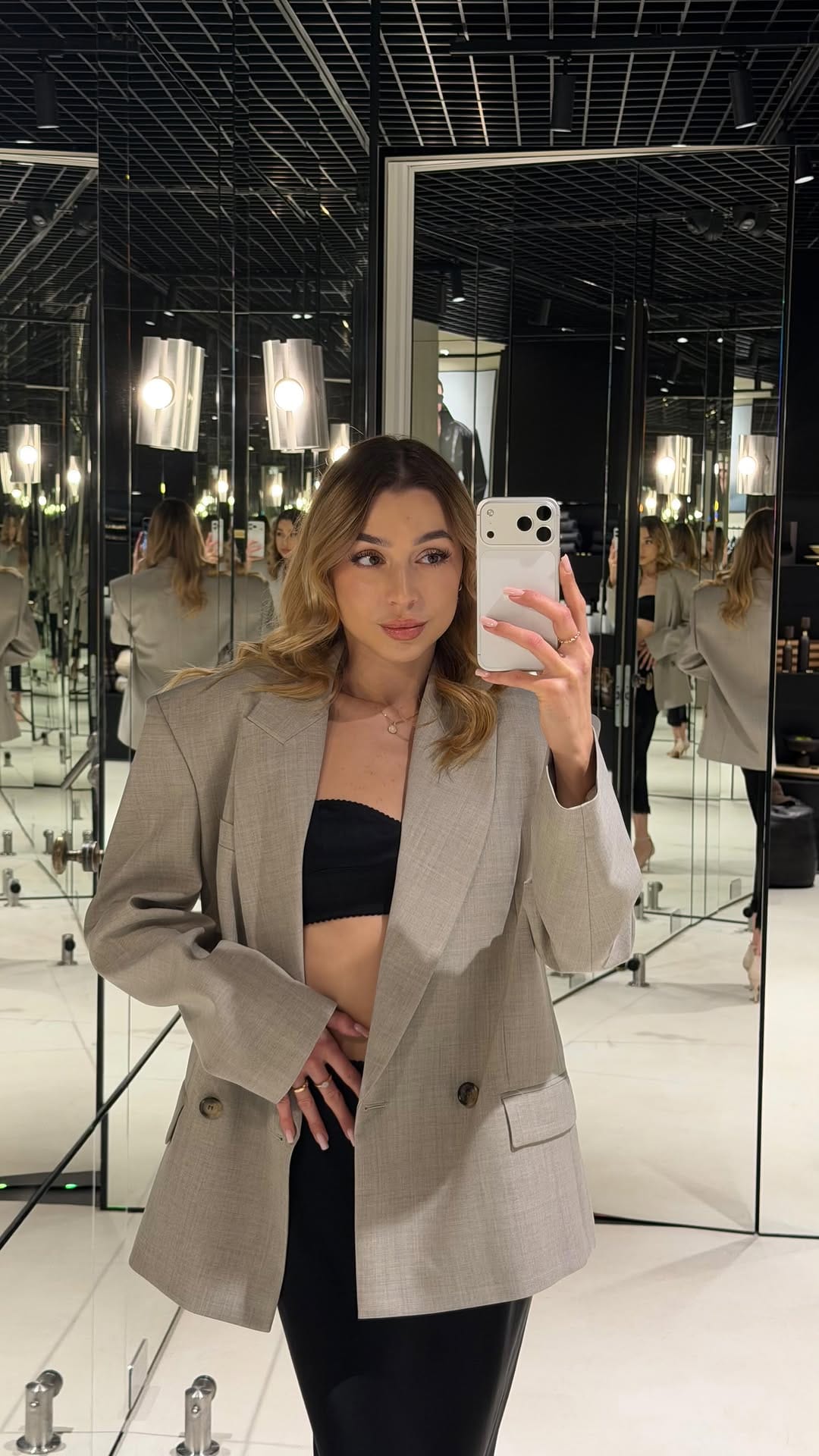 Post 9 by Wiktoria Czajkowska on Instagram (video)