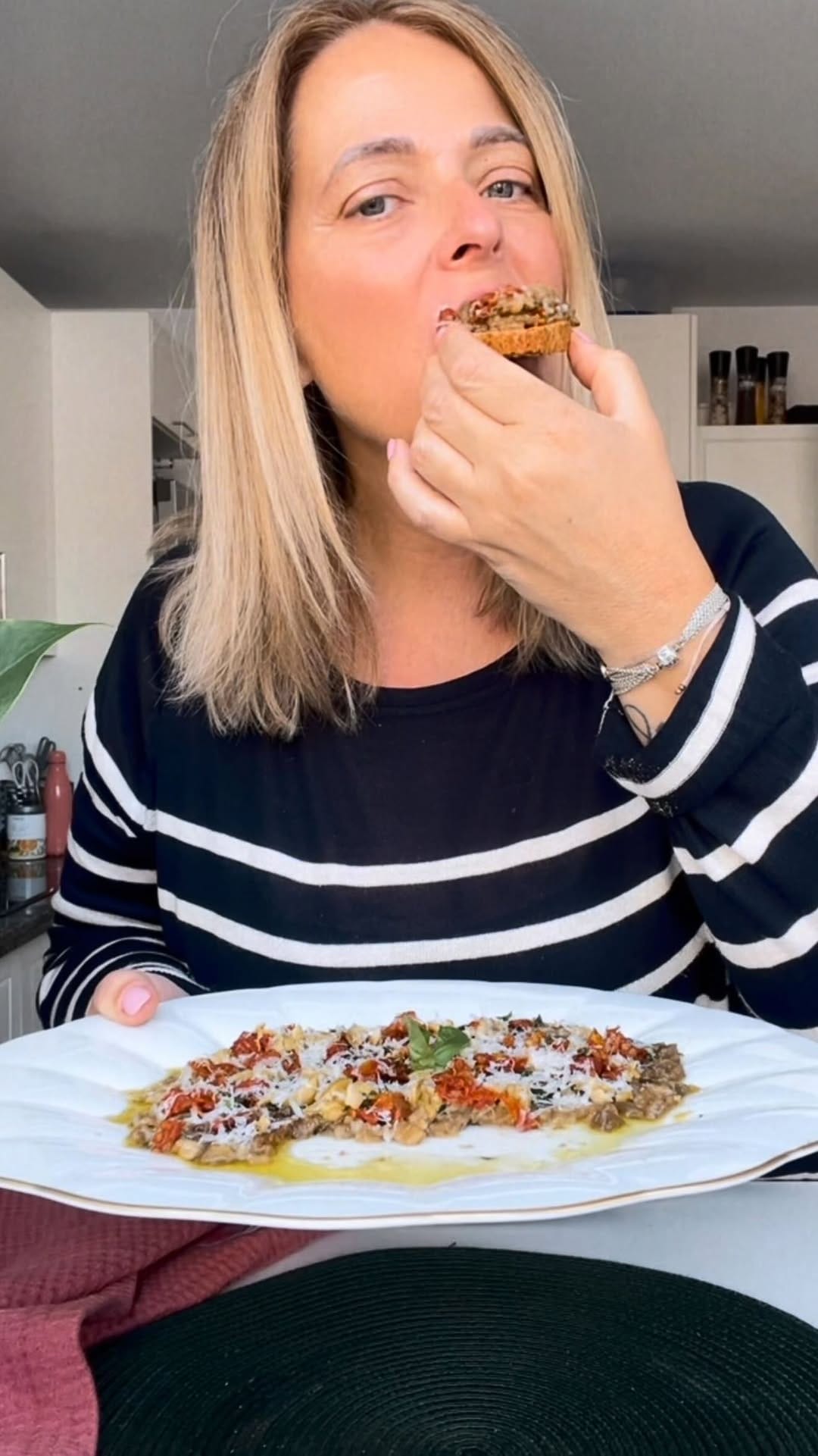 Post 4 by Lourdes Criado| Recetas faciles on Instagram (video)