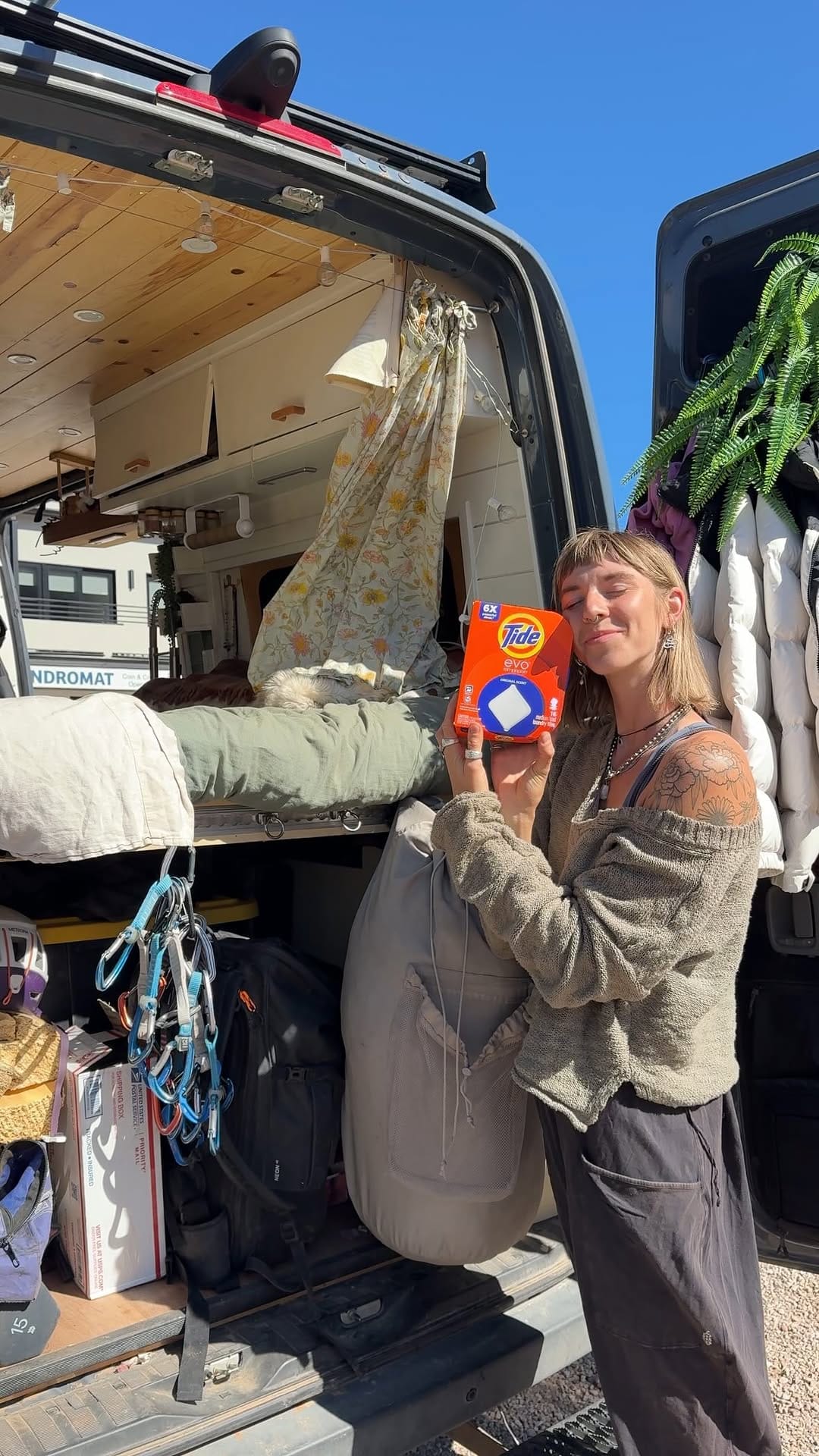 Post 7 by Isabella Janssen | Vanlife on Instagram (video)