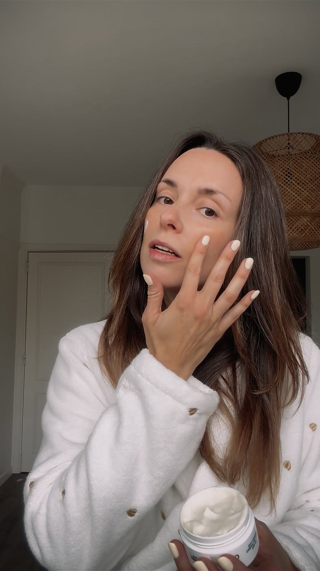 Post 5 by HÉLÈNE on Instagram (video)