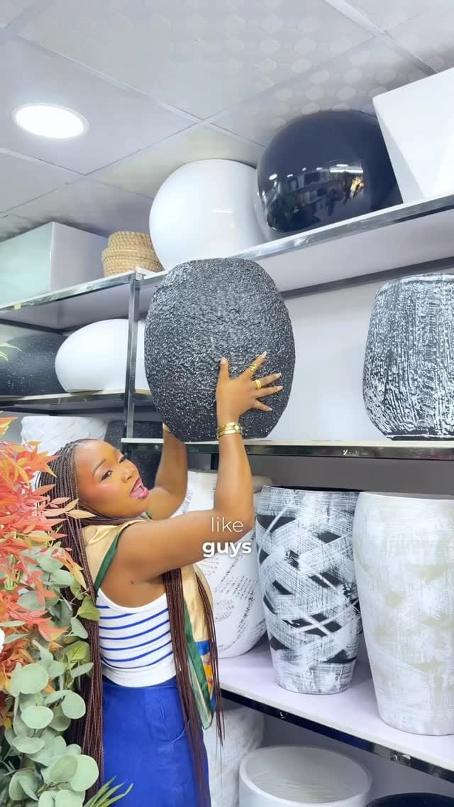 Post 8 by Victoire Mahounou on Instagram (video)