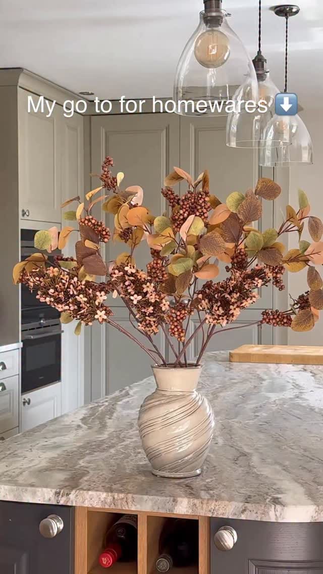 Post 3 by Cʜᴀʀʟᴏᴛᴛᴇ Cʟᴀʀᴋ on Instagram (video)