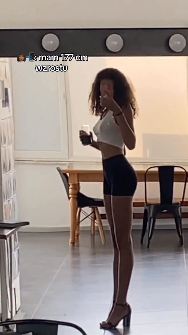 Post 2 by Vicky💞•modeling/diet/dancing/social media on Instagram (video)