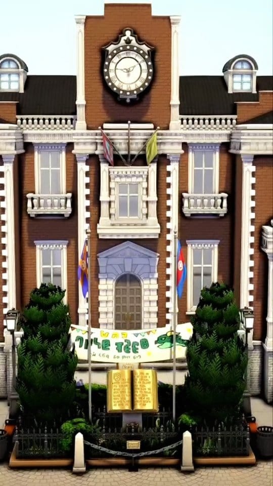 Post 4 by Sims 4 Creations on Instagram (video)