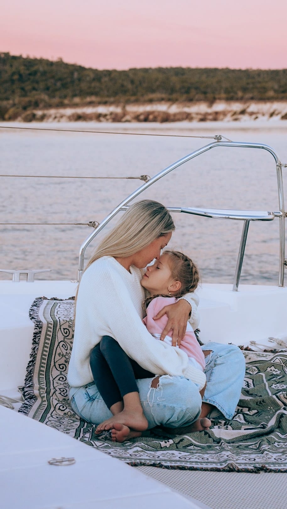 Post 7 by FULL TIME TRAVEL FAMILY 🚌✈️ on Instagram (video)