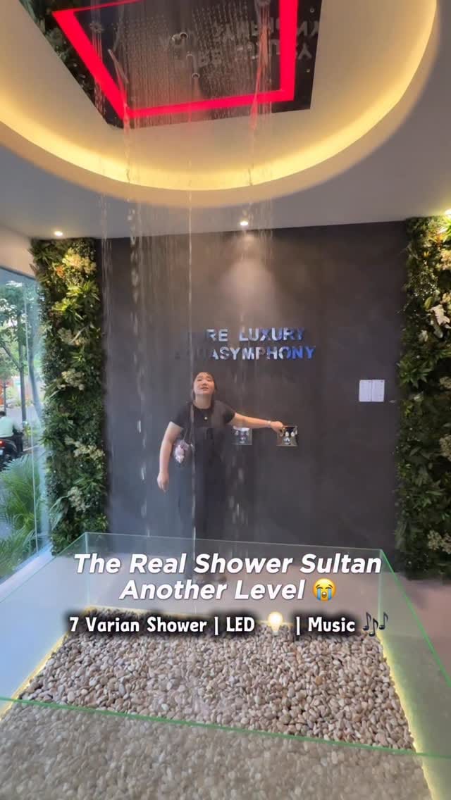 Post 3 by Ester Paula on Instagram (video)