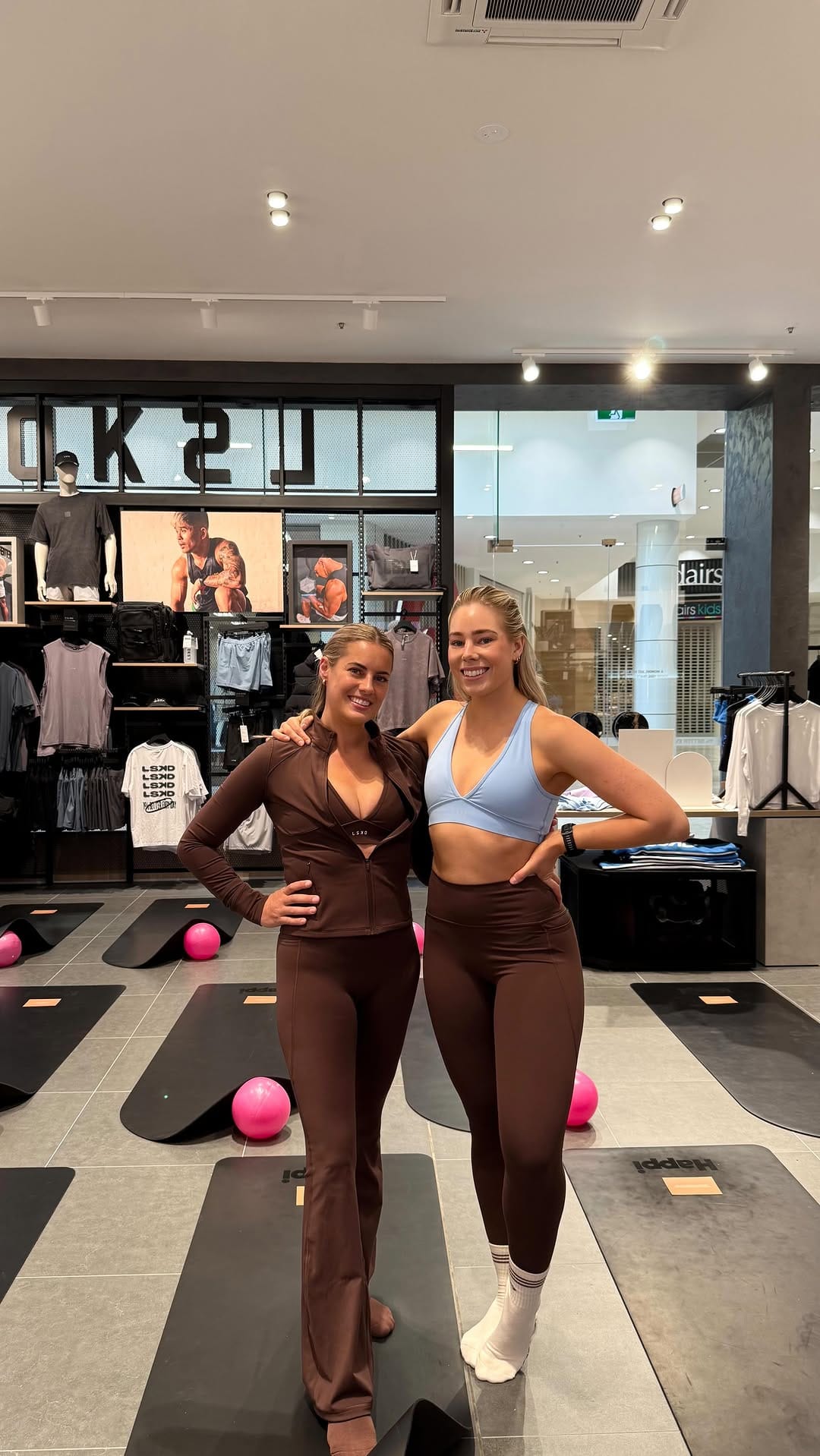 Post 5 by ELIZA HAMILTON on Instagram (video)