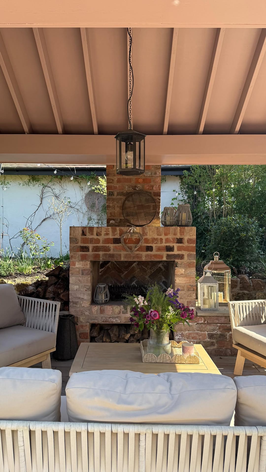 Post 8 by Emma Jamieson, Home Styling & Interiors on Instagram (video)