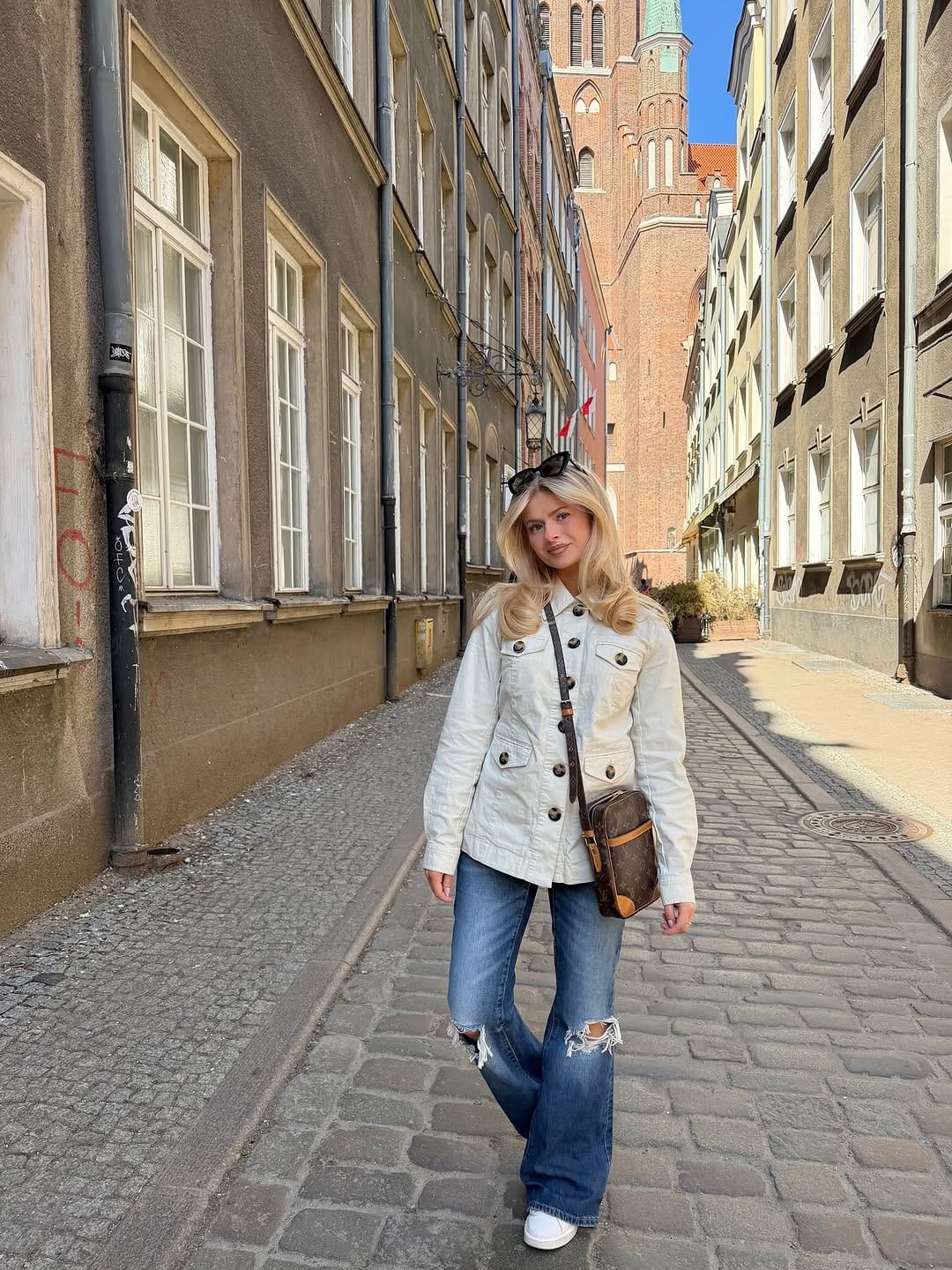 Post 8 by Victoria Emilie Løken on Instagram (carousel)