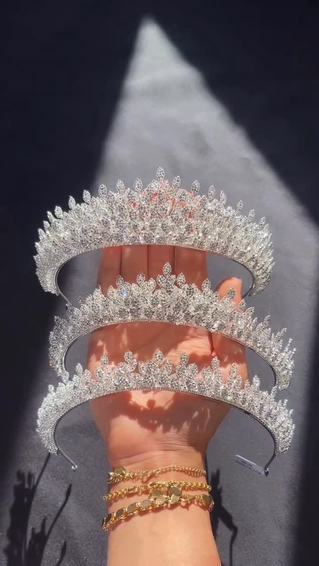 Post 5 by Gelin Tacı - Headpieces - Crowns on Instagram (video)