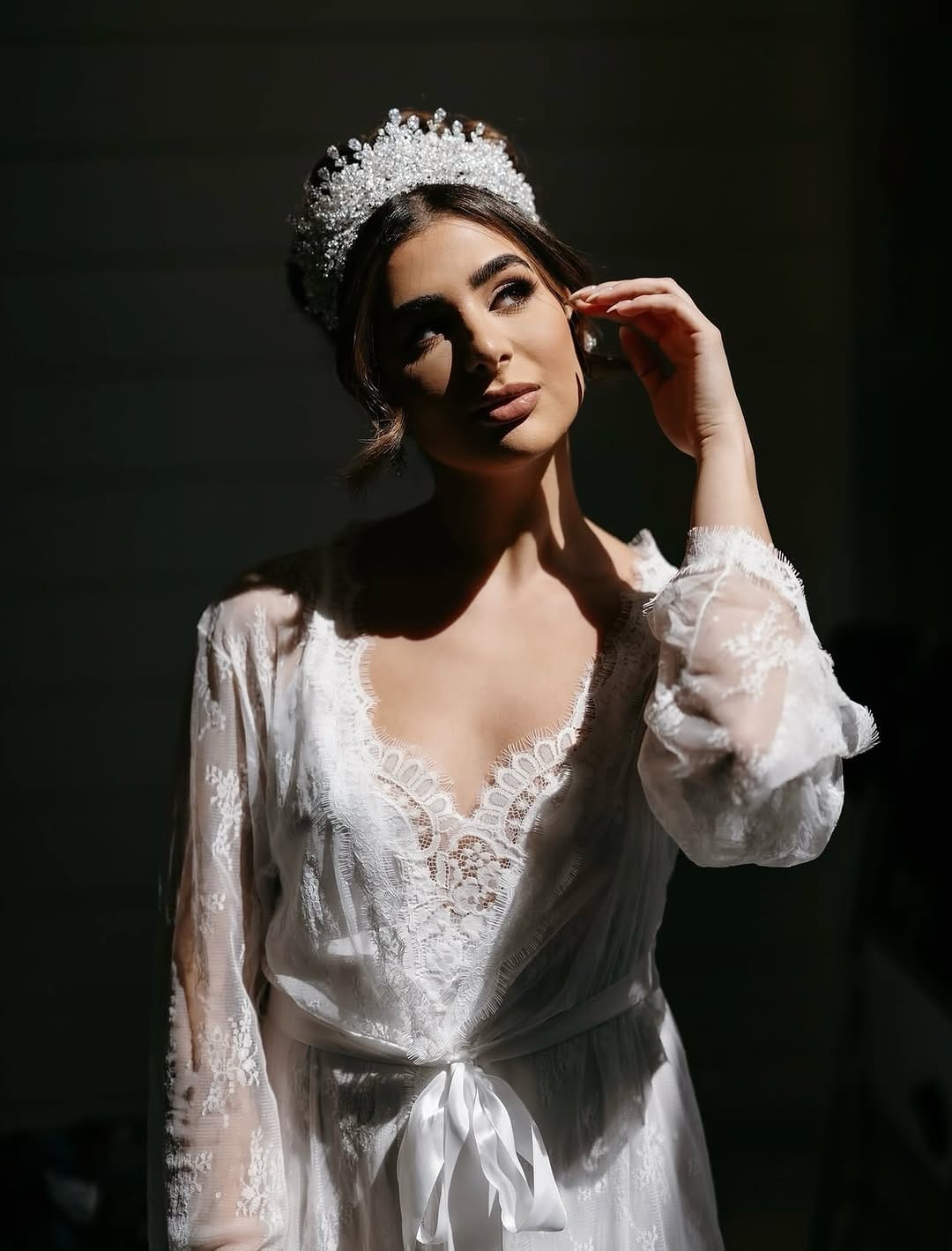 Post 7 by Gelin Tacı - Headpieces - Crowns on Instagram (carousel)