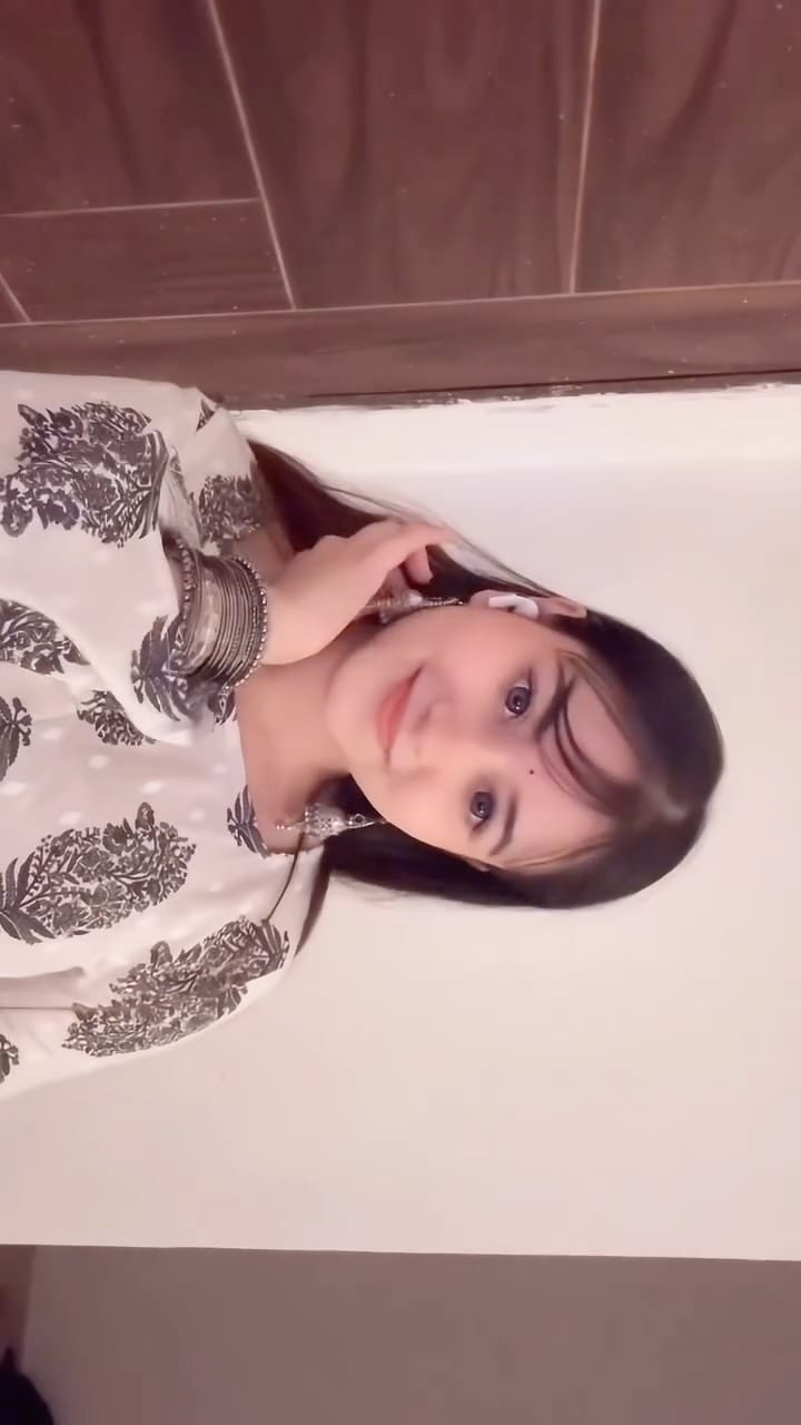 Post 6 by Harshitaa Shuklla on Instagram (video)