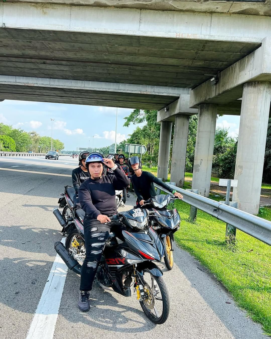 Post 2 by ᴍᴜʜᴀᴍᴍᴀᴅ ʜᴀꜰɪᴢᴜᴅᴅɪɴ ꜱᴀʏᴜᴛɪ🇲🇾 on Instagram (carousel)