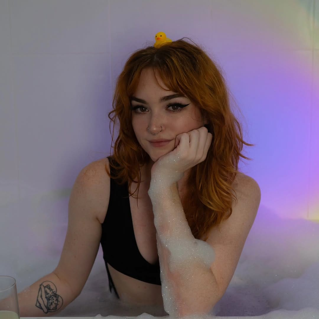 Post 1 by Deadlykitten on Instagram (image)