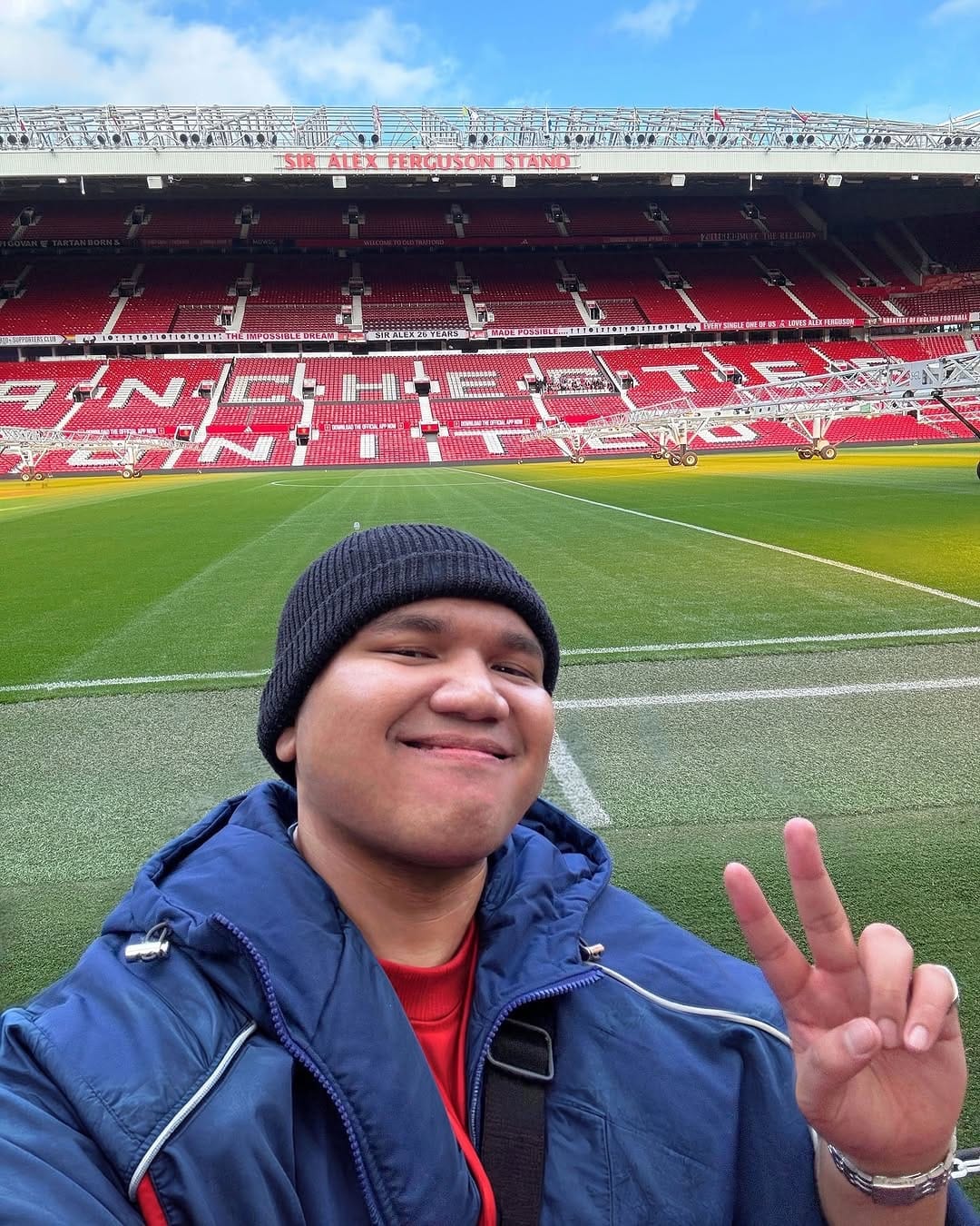 Post 4 by SYAHMI HAFIY on Instagram (carousel)