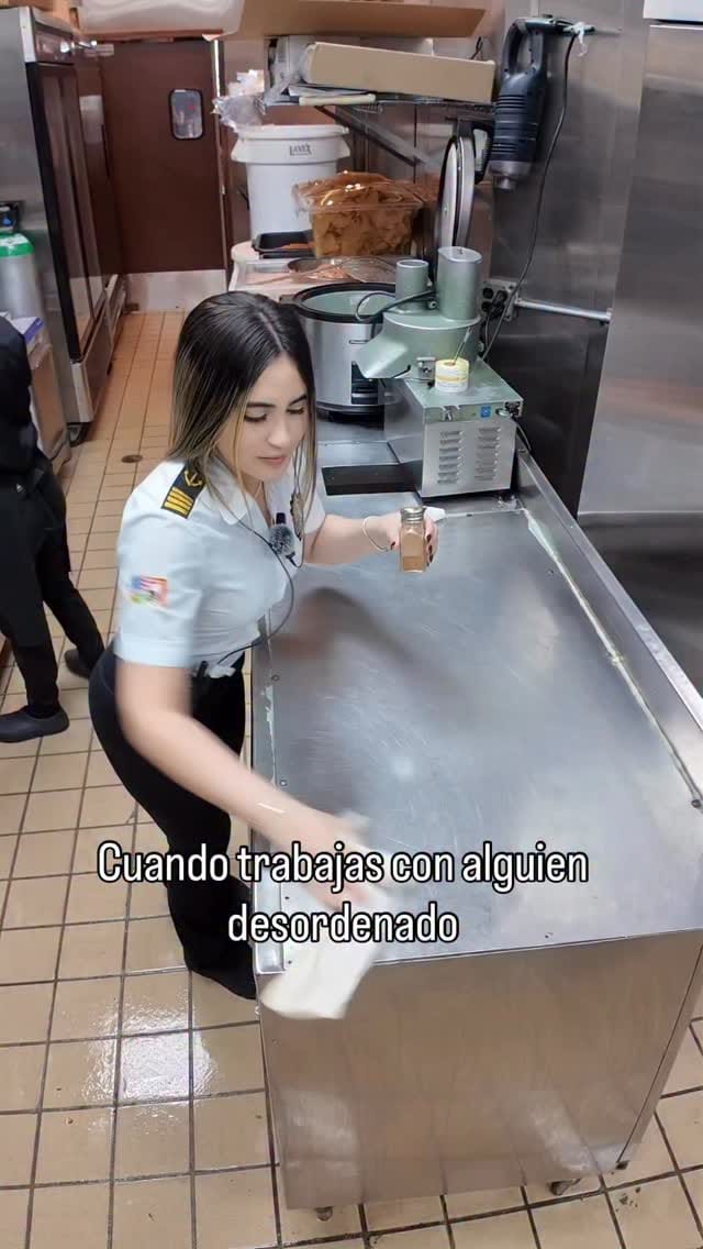 Post 9 by El Capitan Seafood on Instagram (video)