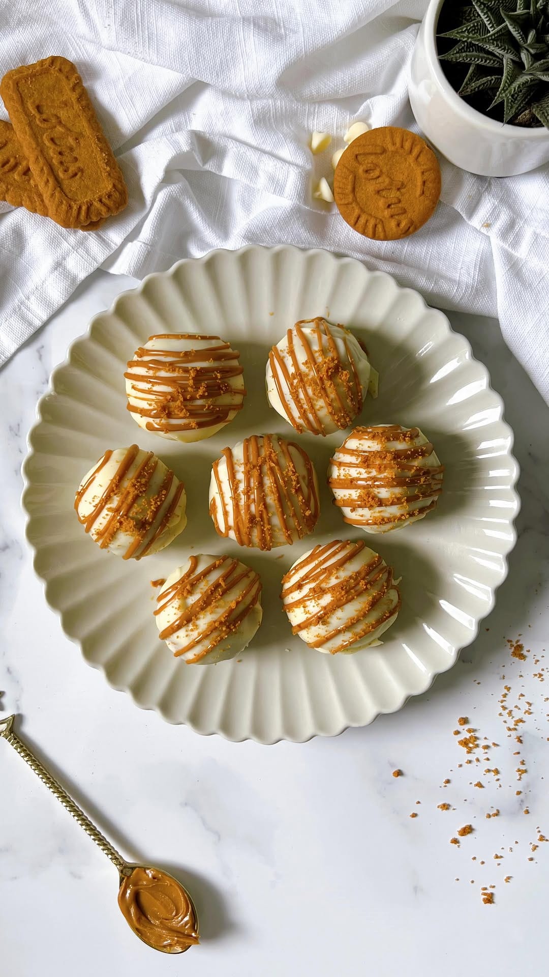 Post 5 by Angelika | Baking + Recipes on Instagram (video)