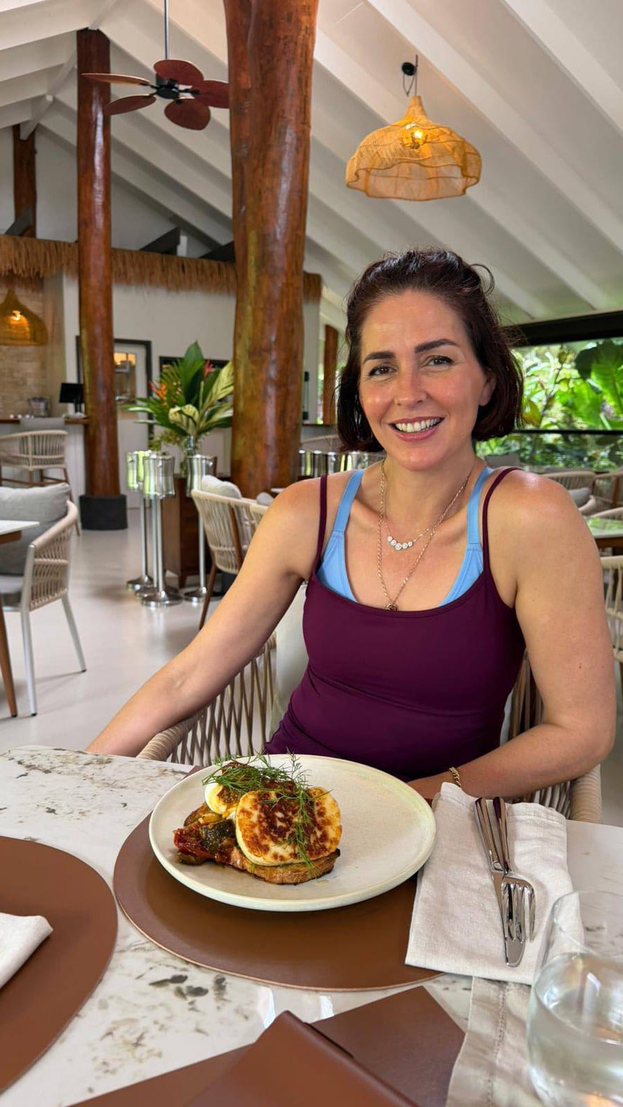 Post 8 by Alana Lowes The Flying Foodie on Instagram (video)