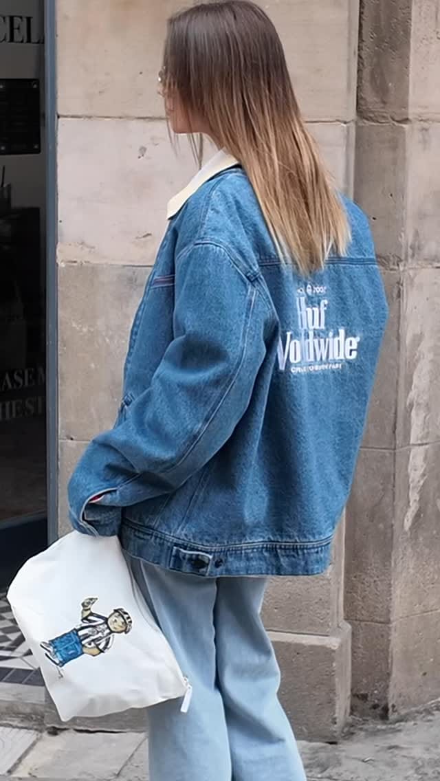 Post 5 by WACELAND. VINTAGE & STREETWEAR on Instagram (video)