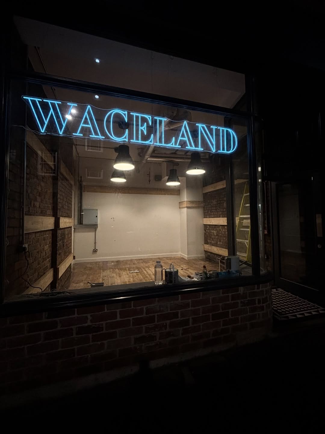 Post 8 by WACELAND. VINTAGE & STREETWEAR on Instagram (carousel)