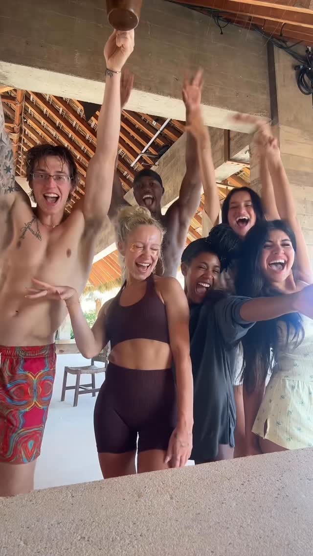 Post 4 by Natalie Cruz on Instagram (video)