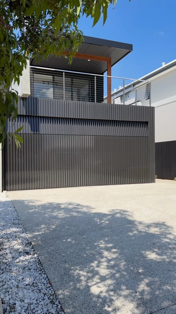 Post 9 by TOWER ARCHITECTURAL DOOR SYSTEMS on Instagram (video)