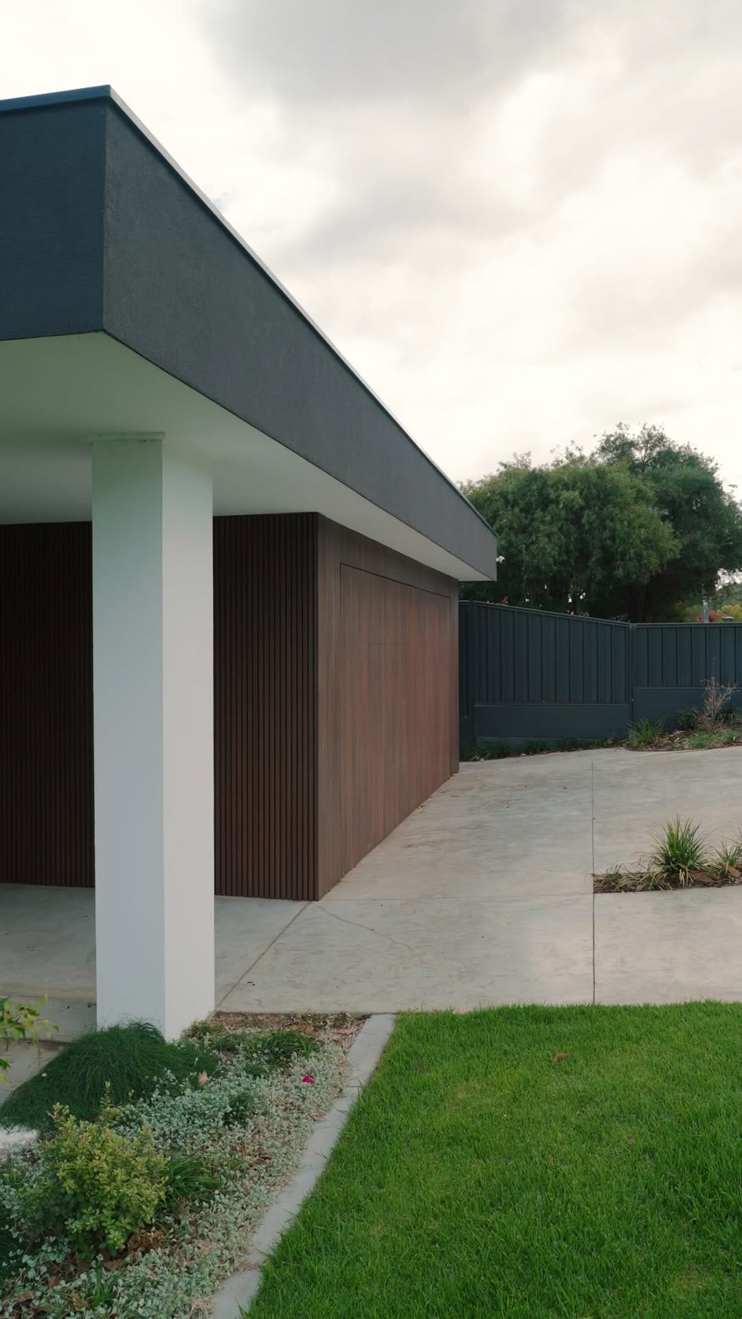 Post 3 by TOWER ARCHITECTURAL DOOR SYSTEMS on Instagram (video)