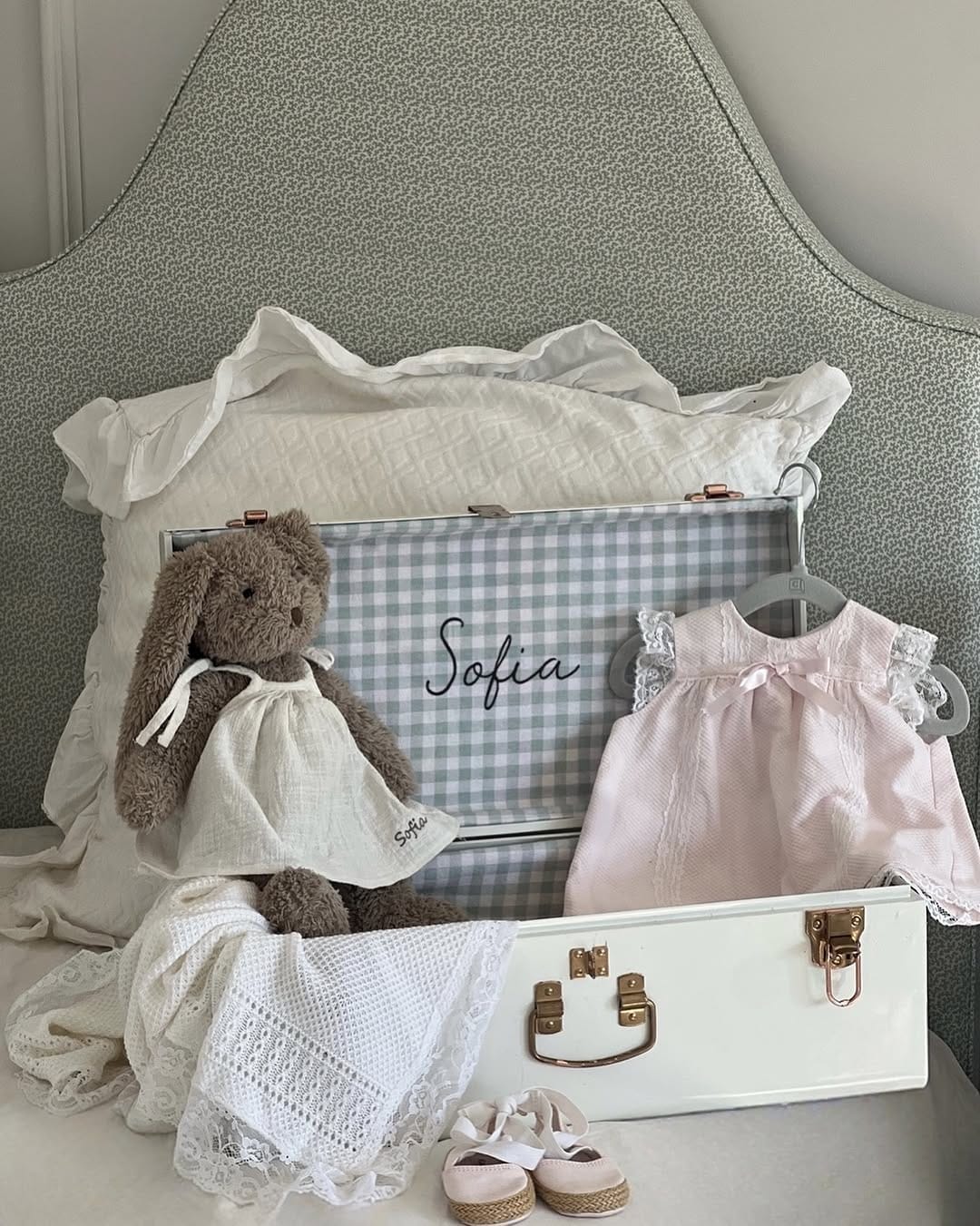 Post 9 by Mini Manors victorian doll houses on Instagram (image)