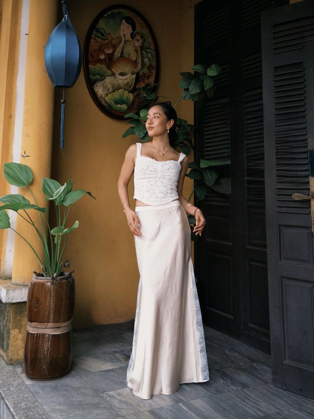 Post 2 by Neenie Bắp 💋 Yoga lover from Vietnam on Instagram (carousel)