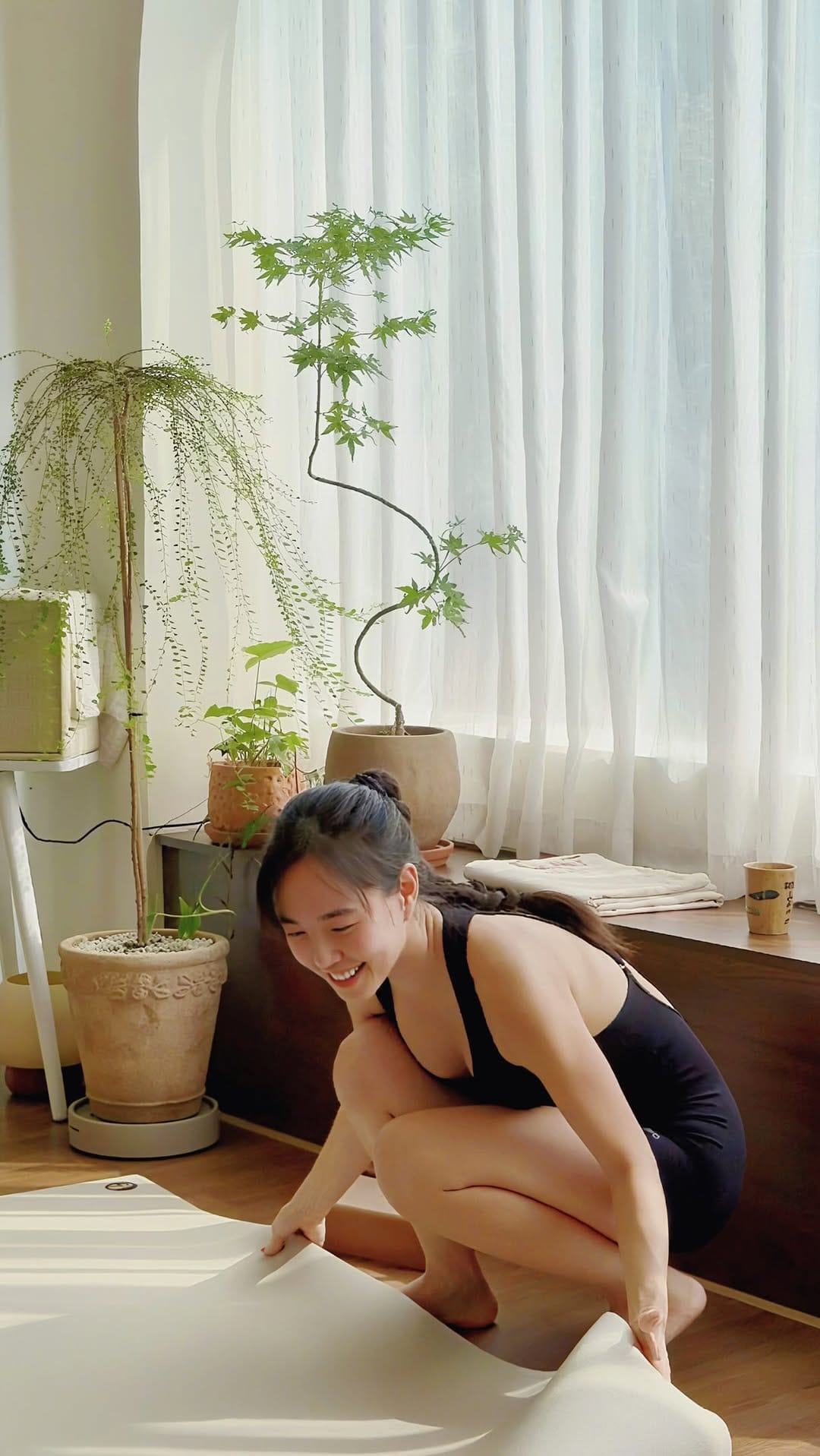 Post 6 by Neenie Bắp 💋 Yoga lover from Vietnam on Instagram (video)