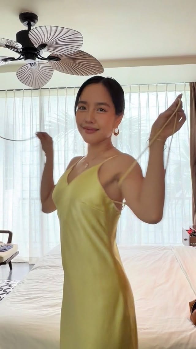 Post 7 by Neenie Bắp 💋 Yoga lover from Vietnam on Instagram (video)