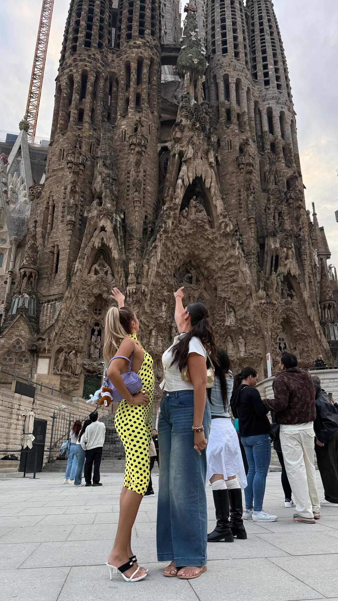 Post 4 by Sydney Belle on Instagram (video)