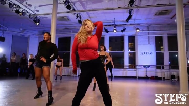 Post 3 by Victoria Kalina on Instagram (video)